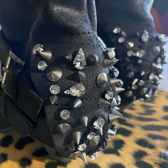 Naughty Monkey Boot - Picture 9 of 15